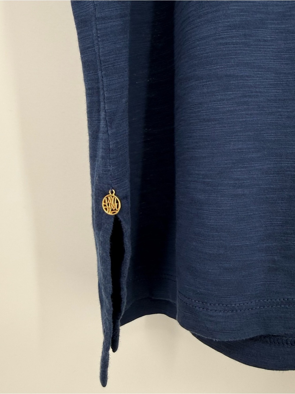 Lilly Pulitzer 100% Pima Cotton Women's Navy V-Neck Pocket Tee Size XL - Picture 5 of 10